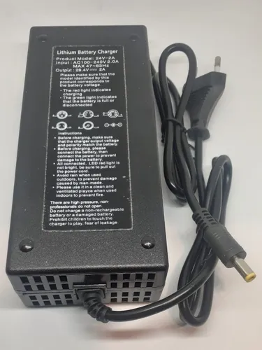 Cargador Para Baterías De Litio De 24 V Bici Monopatín Etc Negro