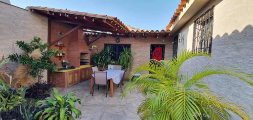 Imagen 4 de 6 de Casa De 400mts Remodelada Ubicada En El Trigal