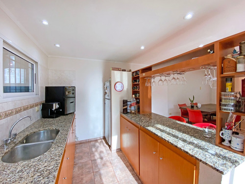 Casa En Venta Tolosa, 4 Dormitorios Y Pileta