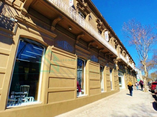 Imagen 23 de 28 de Montevideo - Locales Comerciales En Paseo De Compras Reus