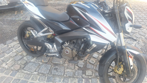 Moto Rouser 200 C.c