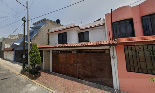 Casa En Venta En Lic. Alberto Terronez B. 18 Constitución De 1917 Iztapalapa 09260 Ciudad De México, Cdmx Ajrj