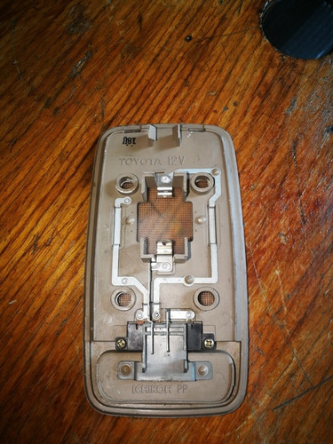 Lampara De Techo Trasera De Toyota 4runner 01 Cv12 (Usado)
