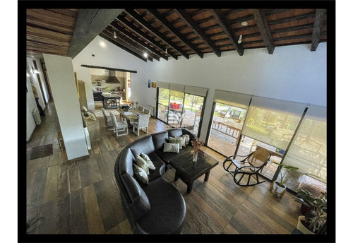 Imagen 15 de 30 de Venta. Corral De Barrancas. Magnifica Propiedad Con Hermosas Vistas. Desarrollada En Un Solo Nivel