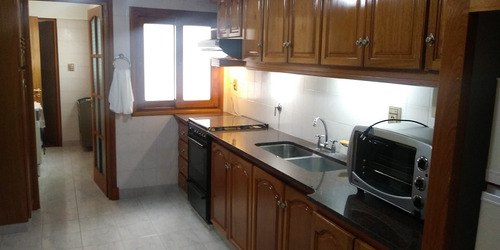 Imagen 18 de 30 de 4 Ambientes En Primera Linea De Mar Con Vista Plena, Balcon Corrido, Dependencia De Servicio Y 2 Cocheras Fijas. Totalmente Reciclado.