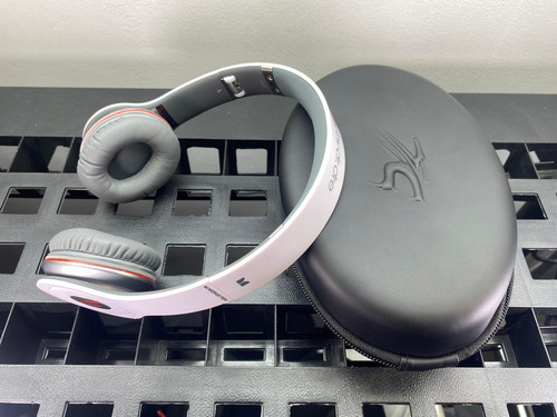 Audífonos De Cable Beats Solo Hd By Dr. Dre C/ Estuche (Usado)