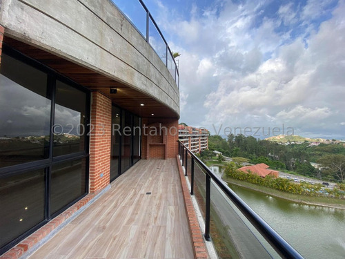Apartamento Penthouse Dúplex Residencias Hacienda La Lagunita Con Pozo De Agua En Calle Cerrada En Venta En La Lagunita Calle P3-3 Caracas