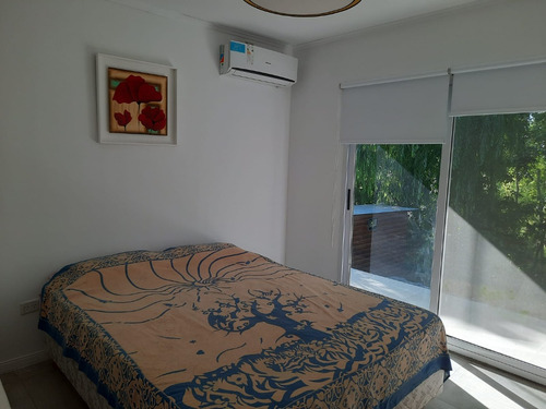 Casa En Delta Barrio Aldea Del Luján, Con Estacionamiento Y Cruce Incluido
