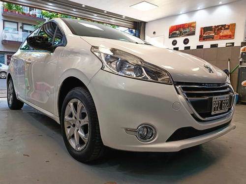 Imagen 4 de 7 de Peugeot 208 2016 1.5 Allure Touchscreen