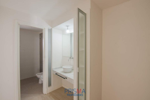 Imagen 9 de 24 de Dúplex Housing Chacritas. Dormitorios En Planta Baja Y Planta Alta
