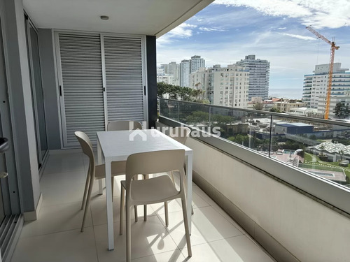 Venta Brava Dos Dormitorios Parada 7, Una Cuadra Del Mar
