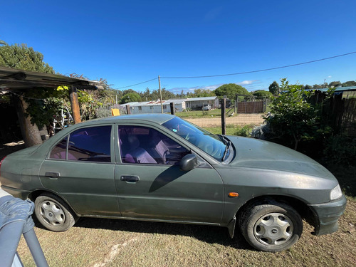 Mitsubishi Lancer 1.3 Gl