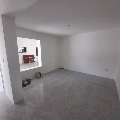 Imagen 8 de 30 de Casa En Venta Prados Del Este 6h/ 6b/ 6p