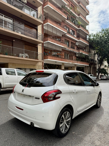 Peugeot 208 1.6 Feline Tiptronic