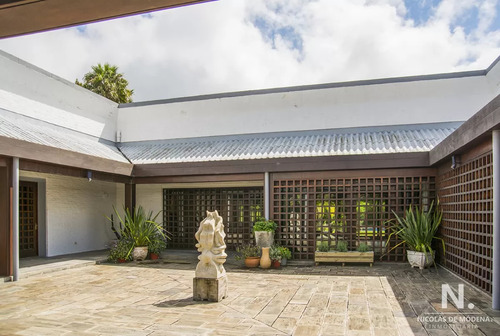 Hermosa Casa En Venta En El Golf.