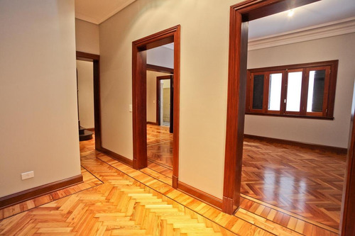 Imagen 7 de 29 de Casa Estilo Tudor En Alquiler - Belgrano R. Impecable Estado.