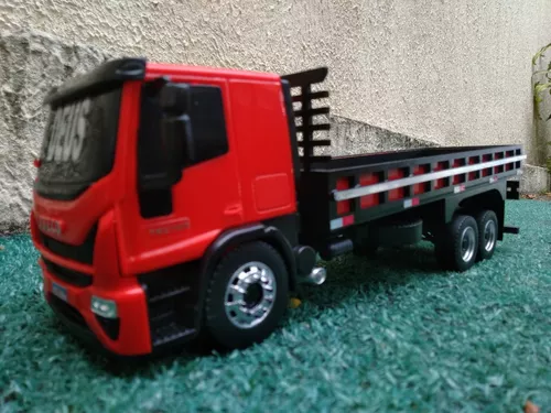 Miniatura Caminhão 1/32 Iveco Tector Trucado Arqueado Custon