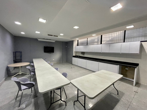 Imagen 5 de 7 de Oficina Moderna En Alquiler En La Vina 330m2 C-6205940