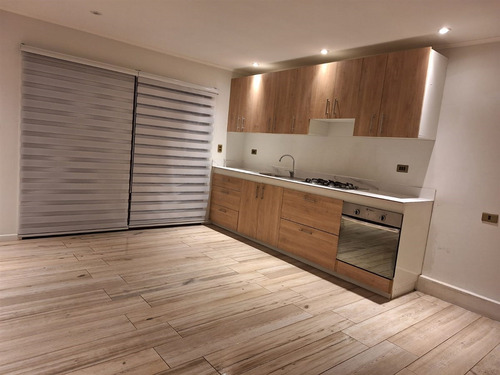 Casa Arriendo 1 Dorm, Condominio En Los Refugios Del Arrayán