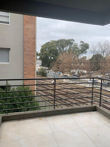 Imagen 2 de 9 de Departamento - Vict.-b.centro, 2 Dormitorios, Cochera Cubierta