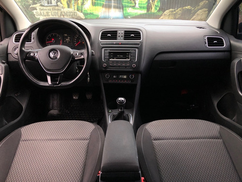 Imagen 14 de 25 de Volkswagen Polo 2016 Comfortline 1.6 Gnc, Apenas 78.000 Km !