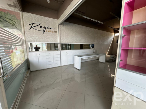 Arriendo Local Comercial Con Alto Trafico En Avda La Dehesa