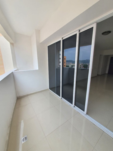 Elena Hidalgo Vende Apartamento En Res. Chelsea Court Obra Blanca Torre West, (solo Clientes)