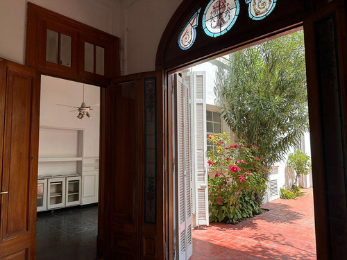 Olleros 2100 - Casa En Venta Con Jardín Y Pileta - A Reciclar