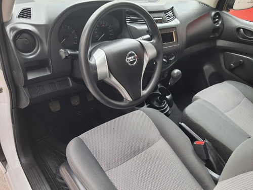 Imagen 12 de 15 de Nissan Np300 2.5 Chasis Cabina Dh Pack Seg Mt 2019