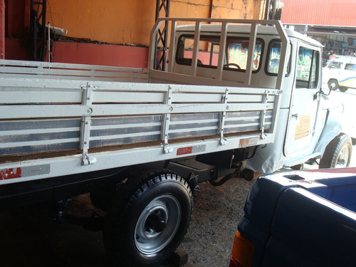 Jipe,toyota Bandeirante Faltando Peças Mecanica Para Reforma