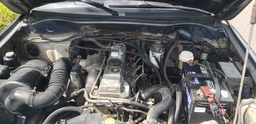 Imagen 5 de 10 de Mitsubishi L200 4x4 Doble Cabina