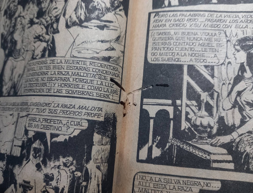 Lote De 4 Revistas Corto Maltes N.2-4-44 Y Anuario N.1 (Usado)