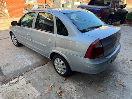Chevrolet Corsa 1.8 Gl Aa Dh 4P