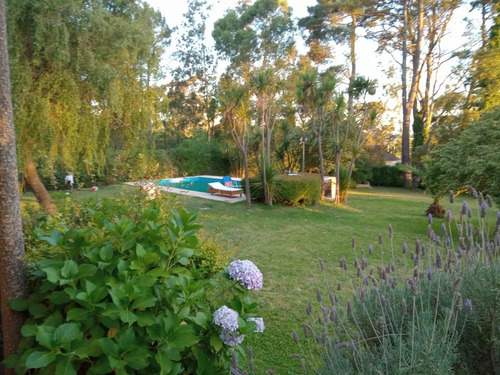 Casa Con Quincho Separado Y Piscina En  Sierras De Los Padres.acepta Permuta.