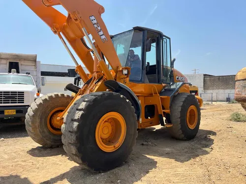 Cargador Case 821e