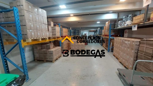 Arriendo Bodega De 984m2 C/oficina En Indepndencia