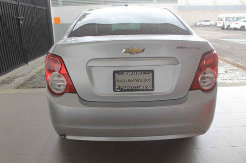 Imagen 5 de 15 de Chevrolet Sonic 2016 4p Lt L4/1.6 Aut