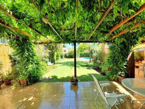 Imagen 19 de 28 de Casa 7 Ambientes En Venta - S.isidro-vias/rolon