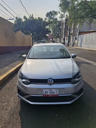 Volkswagen Vento 1.6 Highline At