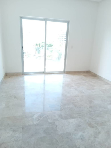 Imagen 6 de 19 de Moderno Townhouse En Cumbres De Guataparo