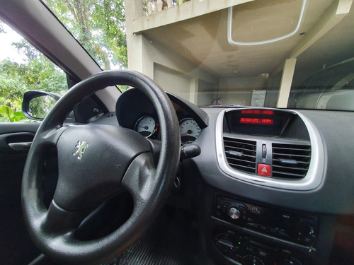 Peugeot 207 2013 1.4 Xr Flex 5p