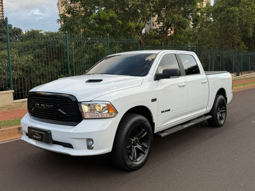 RAM Ram Classic 5.7 Laramie Night Edition Cab. Dupla 4X4 Aut. 4P