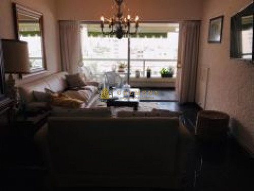 Apartamento En Muy Buena Ubicacion, De 2 Dor, 2 Baños Vista Al Puerto. Consulte!!!!!!!- Ref: 2213