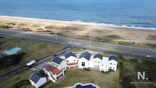 Espectacular Mansion Frente Al Mar, Playa Mansa.