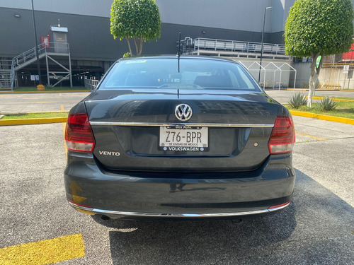 Volkswagen Vento 1.6 Confortline At