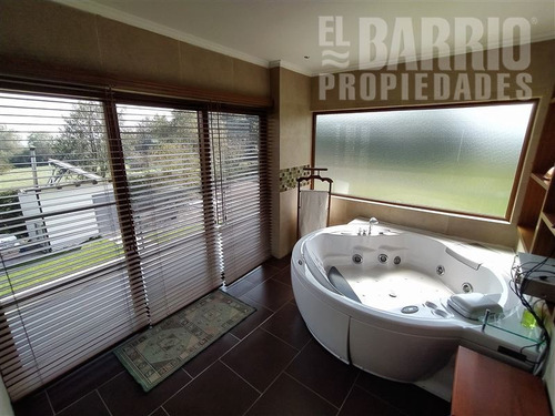 Imagen 26 de 30 de Casa En Venta De 6 Dorm. En Colina