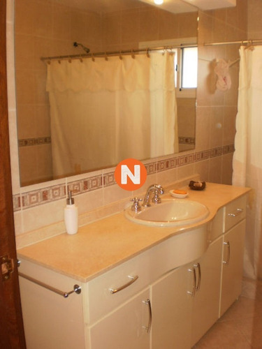 Casa En Venta Y Alquiler, Mansa, Punta Del Este, 4 Dormitorios.- Ref: 208035