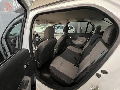 Imagen 9 de 9 de Renault Nuevo Logan Privilege 1.6 16v Gnc