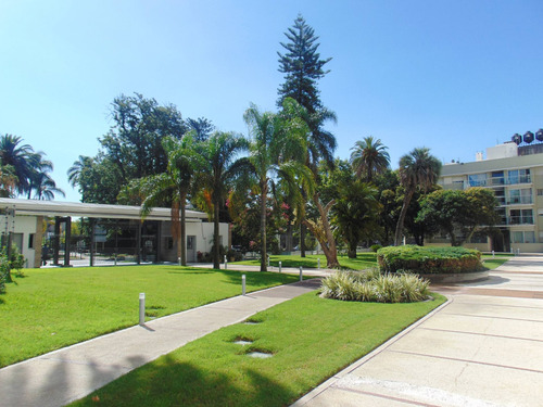 Imagen 2 de 15 de Casablanca - Torres Del Prado, Hermoso Entorno