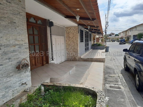  M&n Bella Casa Tipo Duplex  En Venta En Villa Roca Cabudare  Lara, Venezuela,   Maribelm & Naudye. . 4 Dormitorios  3 Baños  11745 M² 
